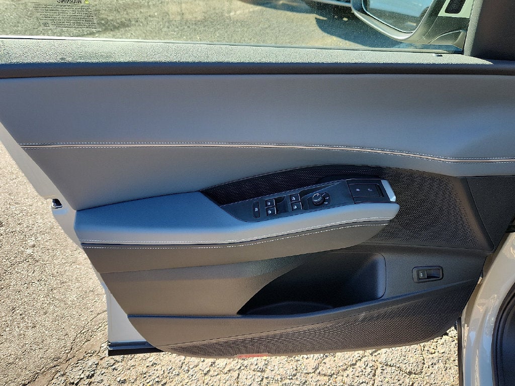 2027 Volkswagen Atlas SE w/Technology