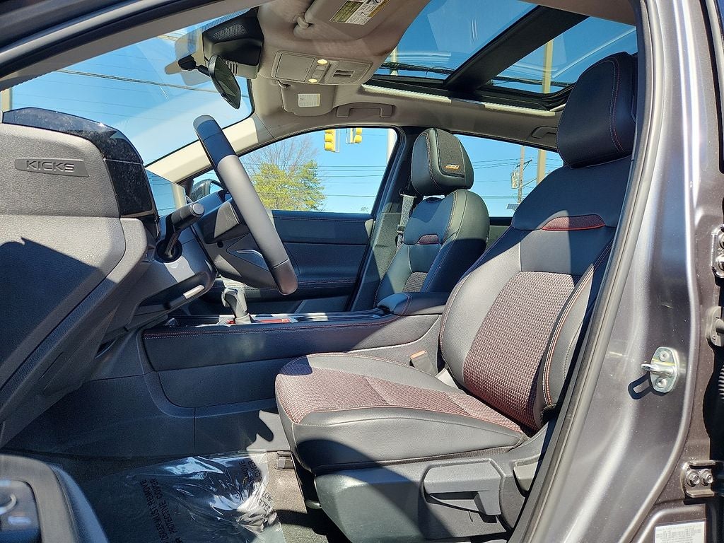 2025 Nissan Kicks SR