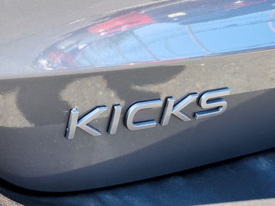 2025 Nissan Kicks SR