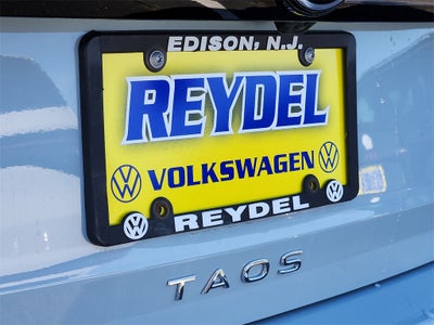 2026 Volkswagen Taos 1.5T SE Black