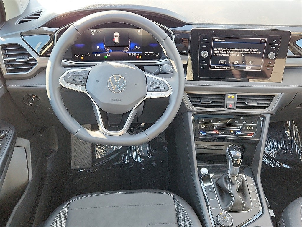 2026 Volkswagen Taos 1.5T SE Black