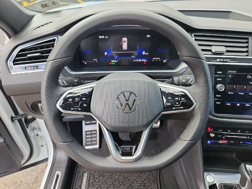 2024 Volkswagen Tiguan 2.0T SE R-Line Black