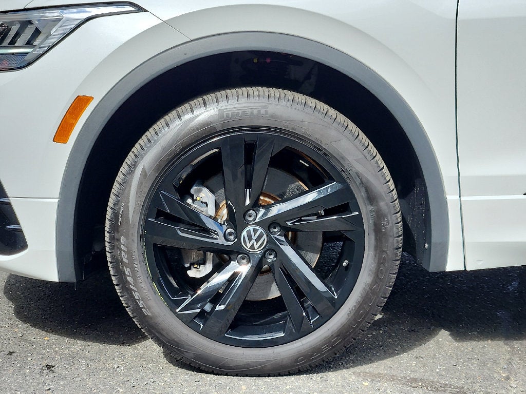 2024 Volkswagen Tiguan 2.0T SE R-Line Black