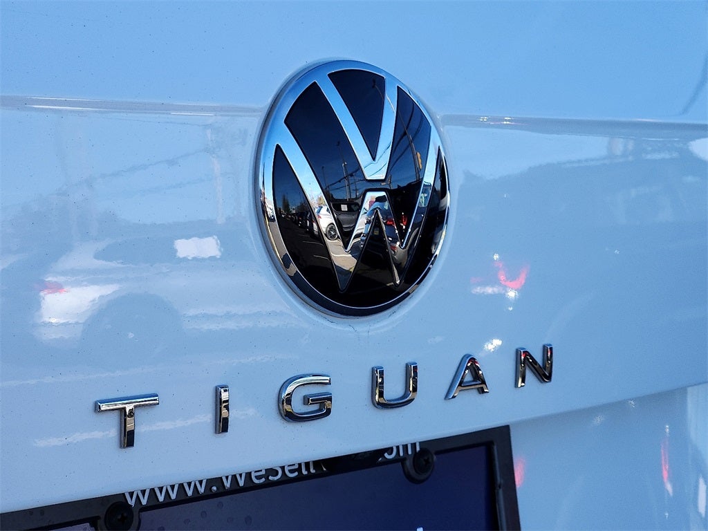 2022 Volkswagen Tiguan 2.0T SE R-Line Black