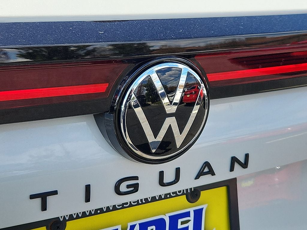 2026 Volkswagen Tiguan 2.0T SE R-Line Black