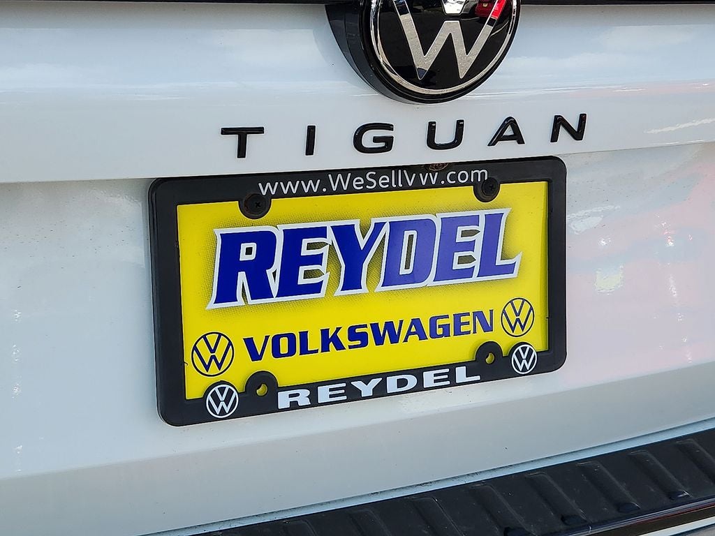 2026 Volkswagen Tiguan 2.0T SE R-Line Black