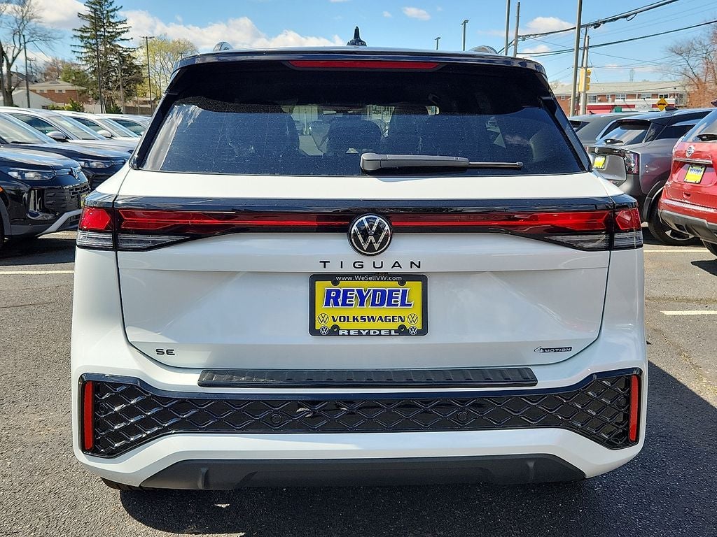 2026 Volkswagen Tiguan 2.0T SE R-Line Black