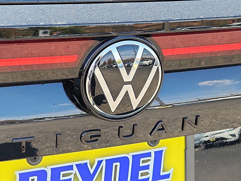 2026 Volkswagen Tiguan 2.0T SE R-Line Black
