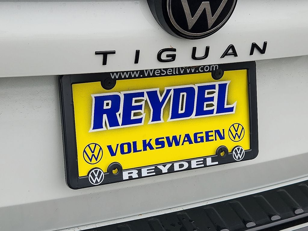 2026 Volkswagen Tiguan 2.0T SE R-Line Black
