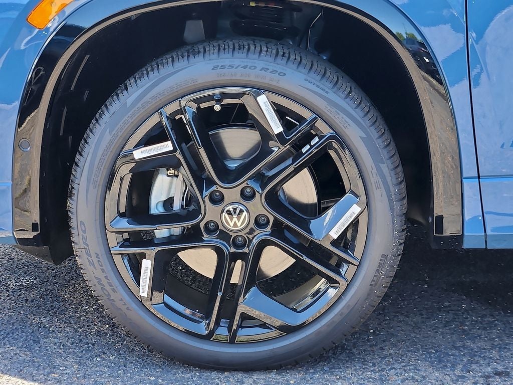 2026 Volkswagen Tiguan 2.0T SE R-Line Black