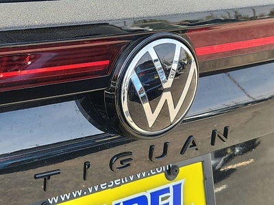 2026 Volkswagen Tiguan 2.0T SE R-Line Black