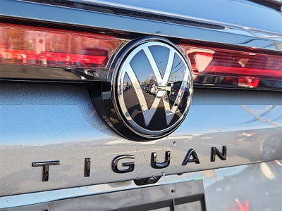 2026 Volkswagen Tiguan 2.0T SE R-Line Black
